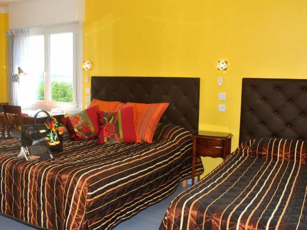 Hotel Aux Tauzins Montfort-en-Chalosse Esterno foto