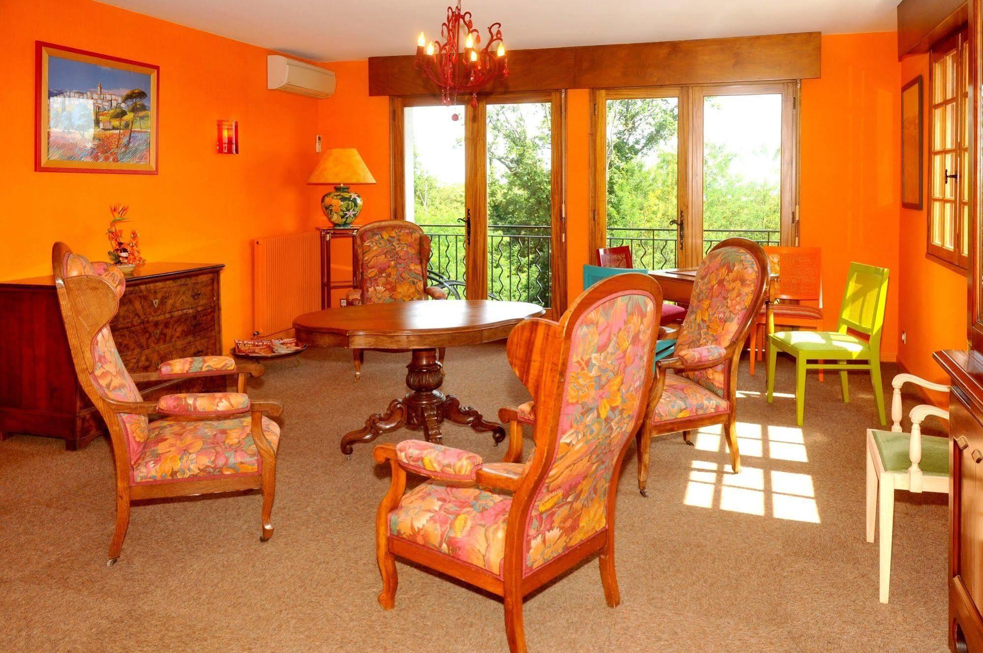 Hotel Aux Tauzins Montfort-en-Chalosse Esterno foto