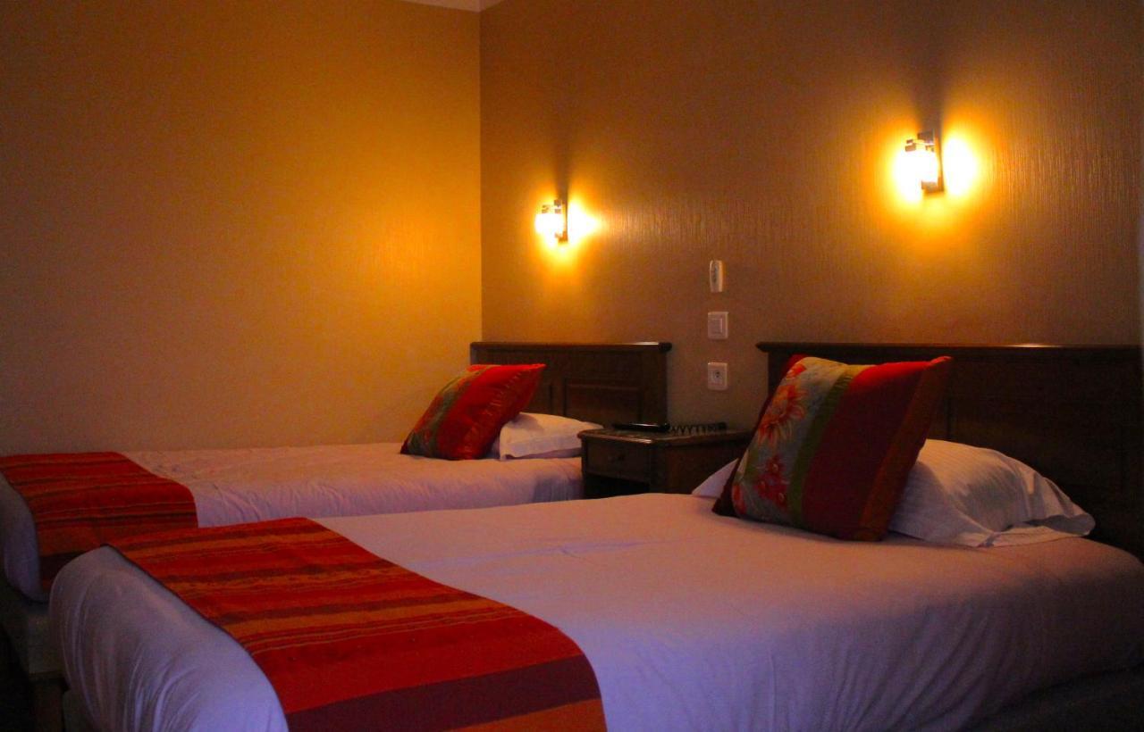 Hotel Aux Tauzins Montfort-en-Chalosse Esterno foto