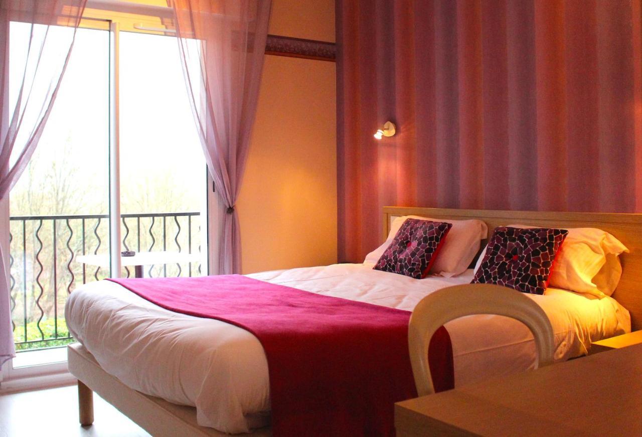 Hotel Aux Tauzins Montfort-en-Chalosse Esterno foto